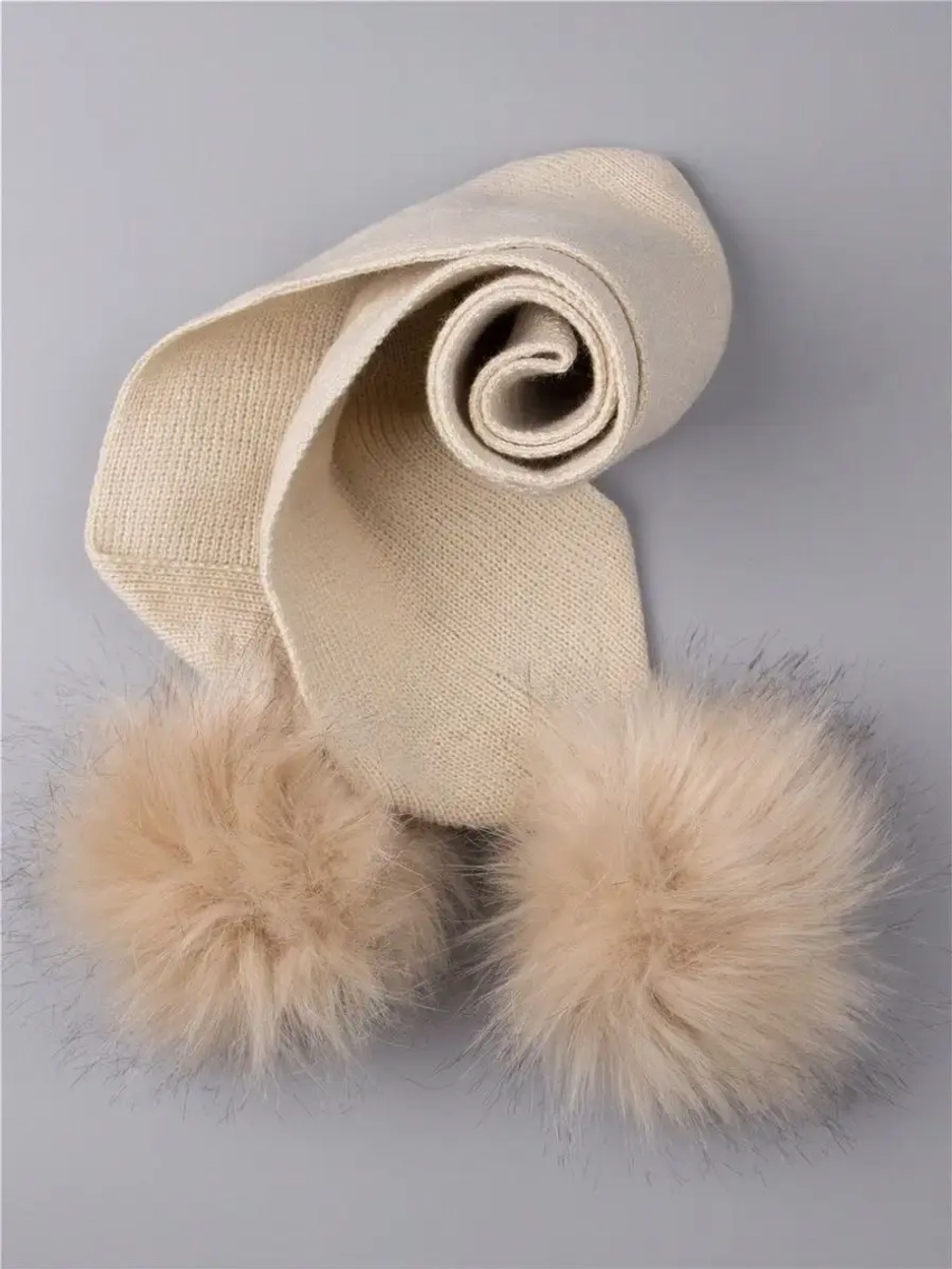 Шарф зимний вязаный с помпонами для детей