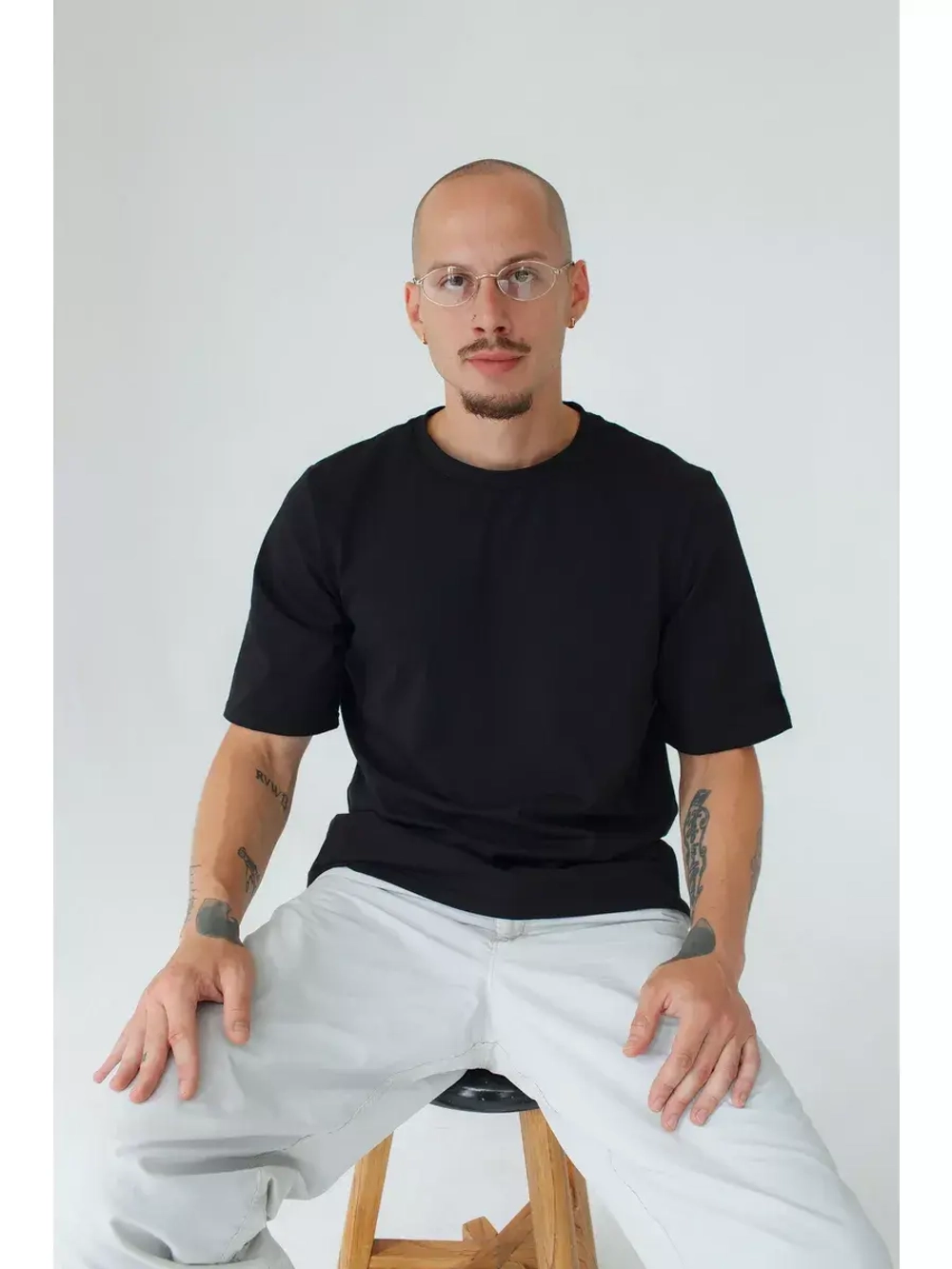 Футболка унисекс черная повседневная базовая оверсайз