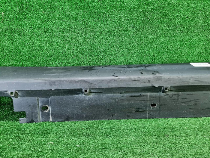 Накладка порога правая BMW X2 F39 (2017-2023)