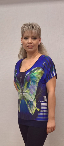 Изумительный блузон с ярким принтом