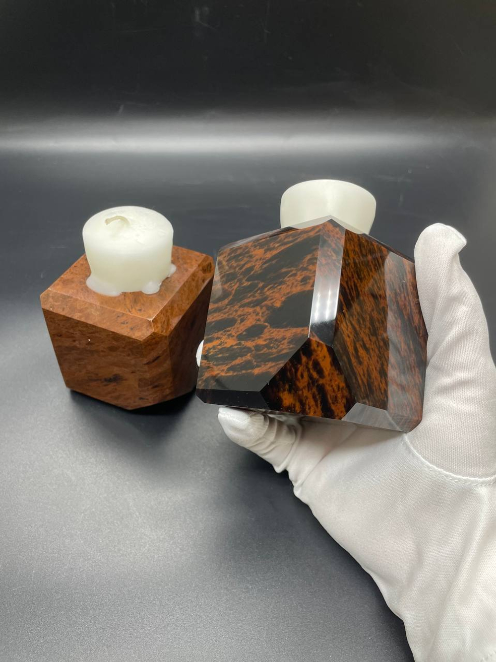 Подсвечник обсидиановый квадратный