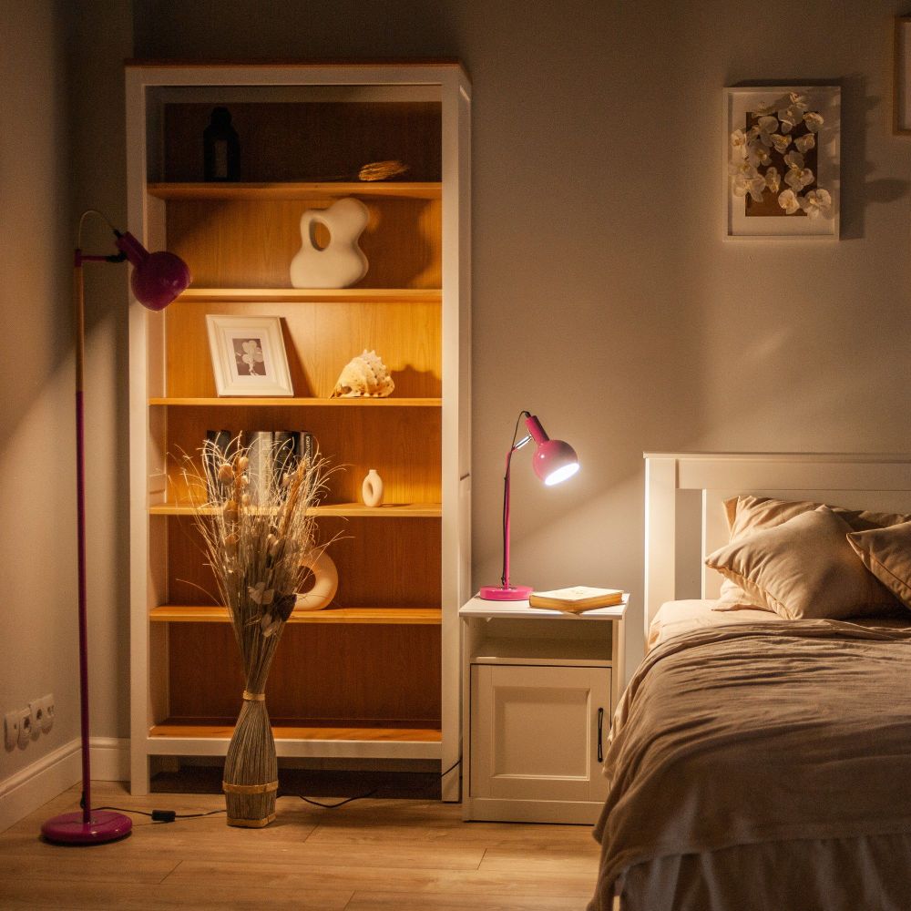 UML-B702 E14 PINK Светильник настольный. 60W. Цоколь Е14. Механический выключатель. Розовый. ТМ Uniel