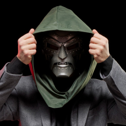 Hasbro Marvel Legends - DOCTOR DOOM Шлем с капюшоном G0586