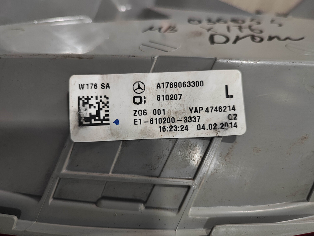 Фонарь задний левый Mercedes A-Class (W176) 12-15 Б/У Оригинал A1769063300