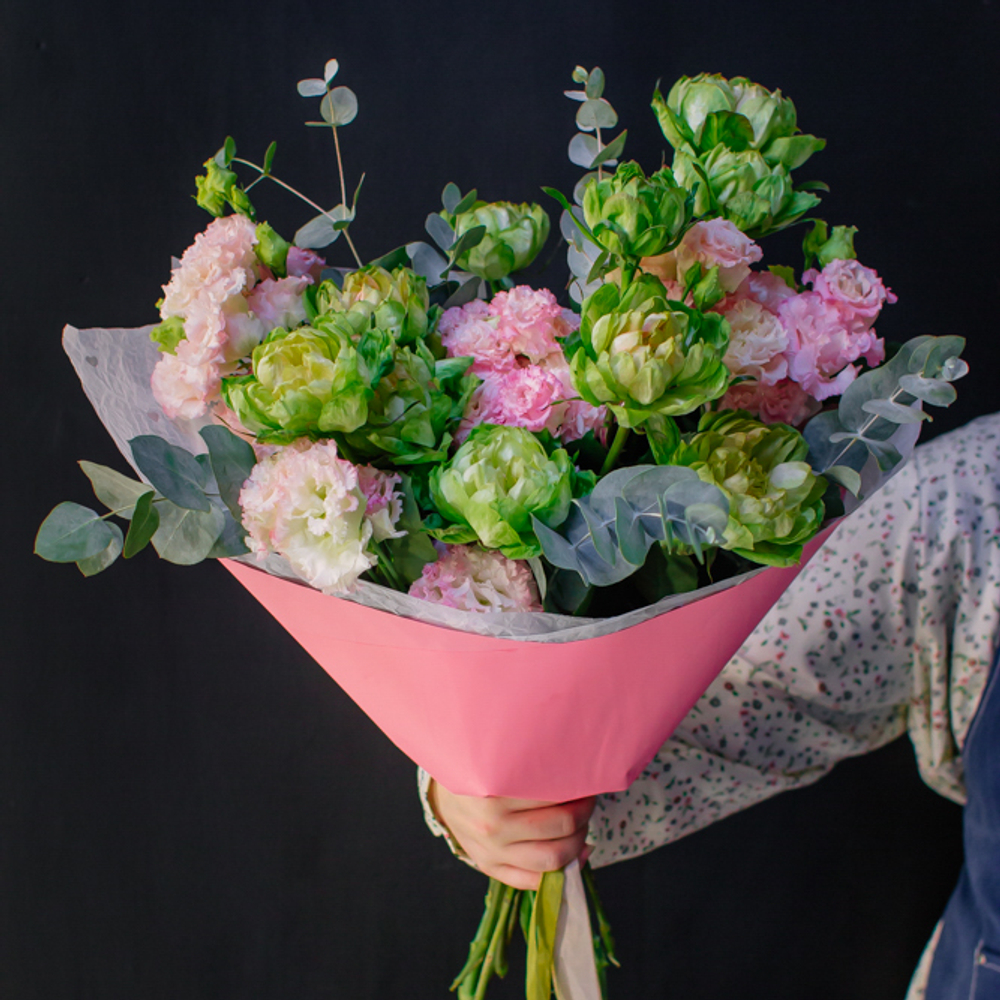 25. Эффектный тропический букет в современном стиле