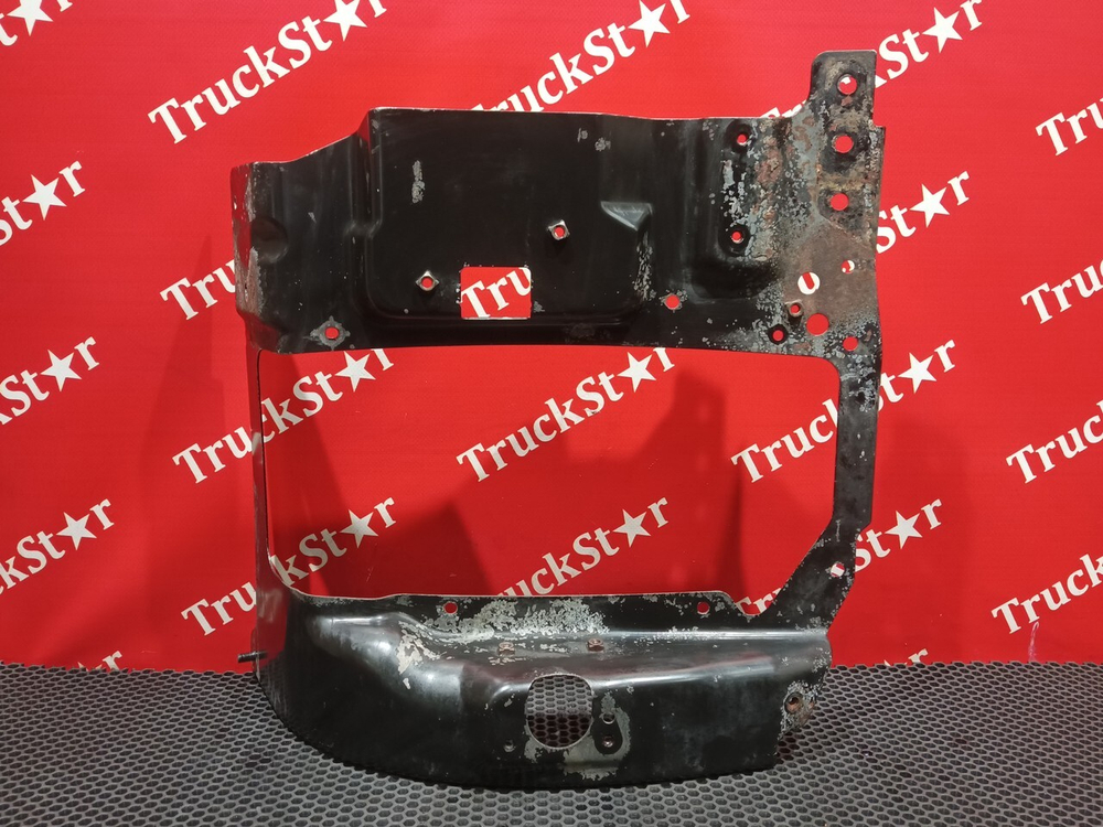 Кронштейн фары левой