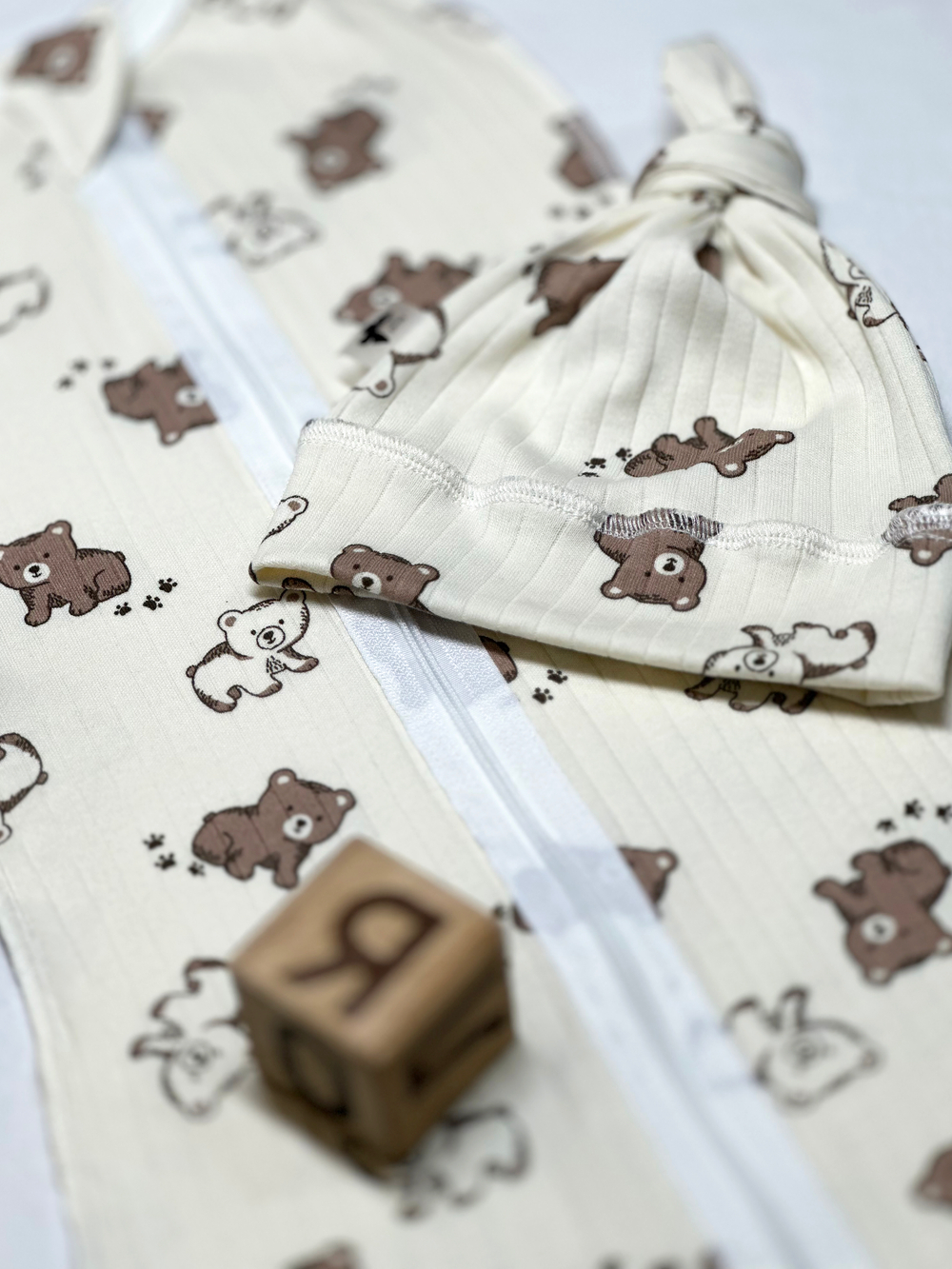 Набор "Мишка Топтыжка" (Пеленальный кокон + Шапочка Узелок)