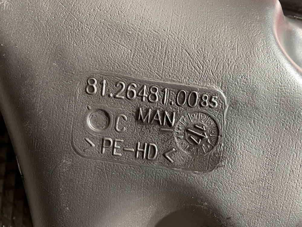 Бачок омывателя лобового стекла