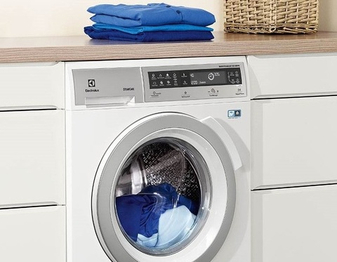 Стиральная машина Electrolux то сливает, то не сливает воду — почему так бывает и как это исправить.