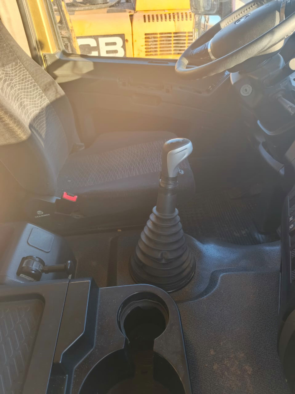 Shacman (Shaanxi) SX* 8x4 Самосвал SX33186T366 (Дизельный, 11,6 л, 369 л.с., МТ)