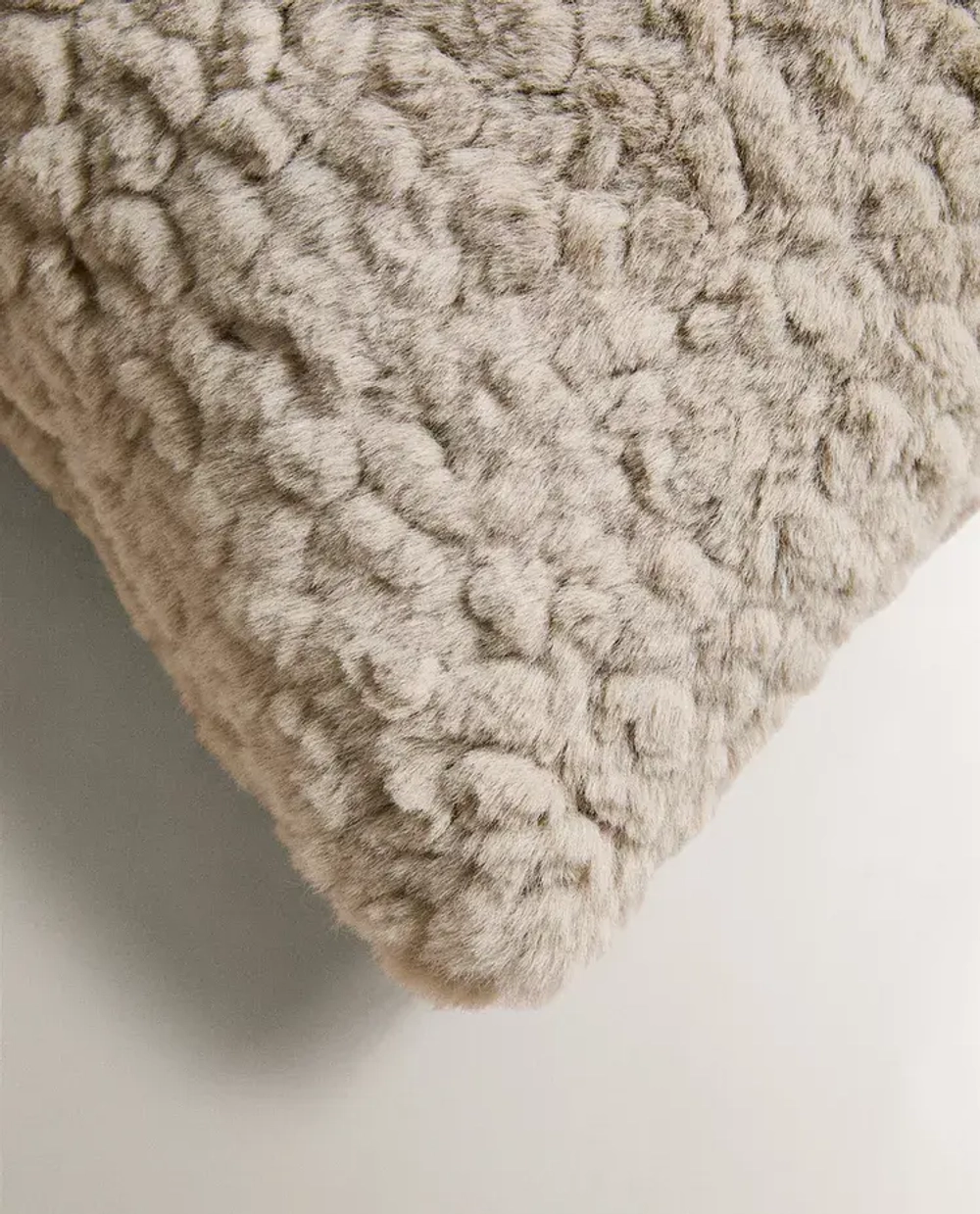 ZARA HOME НАВОЛОЧКА ДЛЯ ДЕКОРАТИВНОЙ ПОДУШКИ ИЗ ИСКУССТВЕННОЙ ШЕРСТИ, СЕРЫЙ