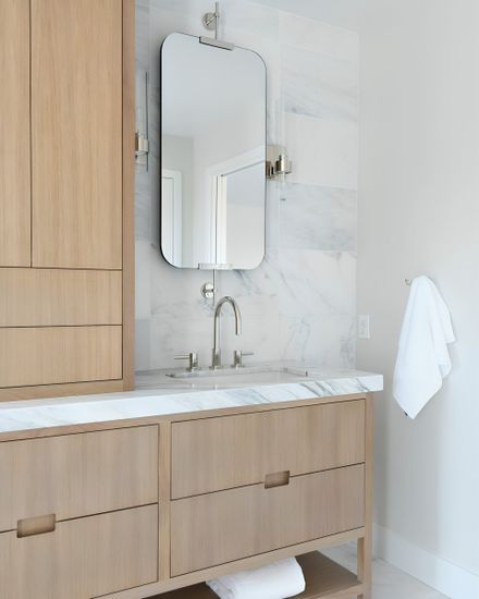 Серебряное настенное зеркало “Линарес”