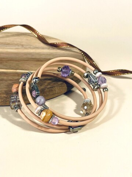 Браслет с бусинами гибкий бежевый