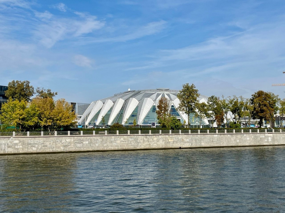 "По самой главной улице Москвы" - круглогодичная речная экскурсия на яхте флотилии "Рэдиссон".