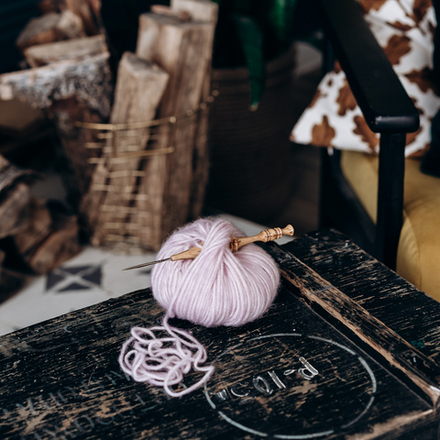 Железный крючок для вязания с деревянной ручкой из рябины размером 3.0 мм. K137