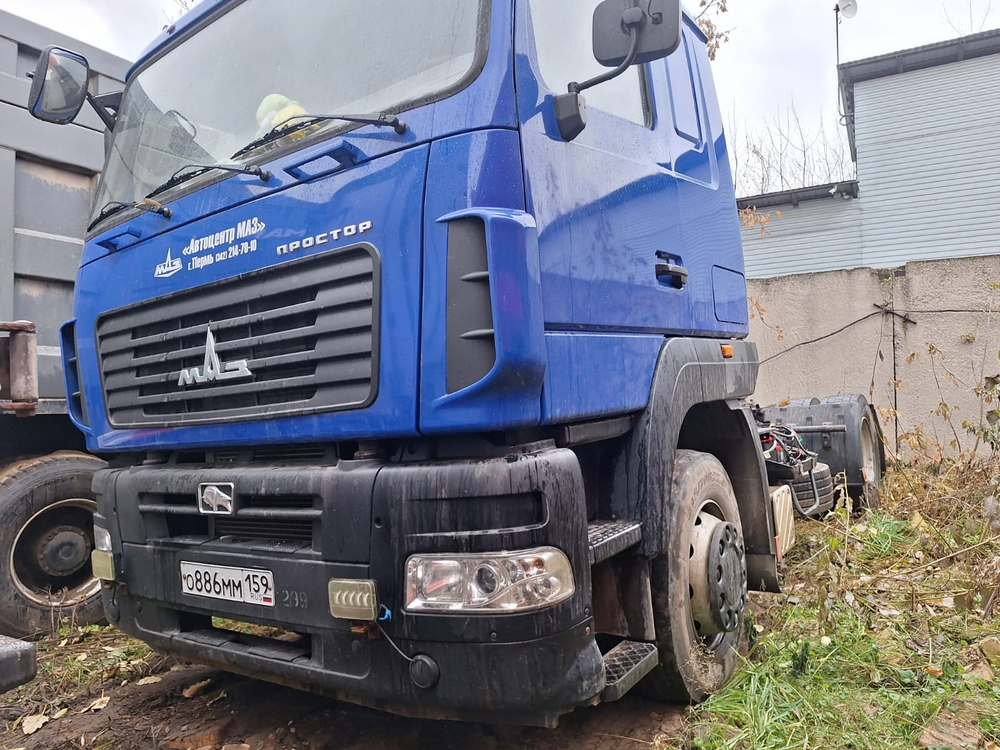 МАЗ 5440 4x2 Седельный тягач 5440С5-8580-031 (Дизельный, 6,7 л, 328 л.с., МТ)