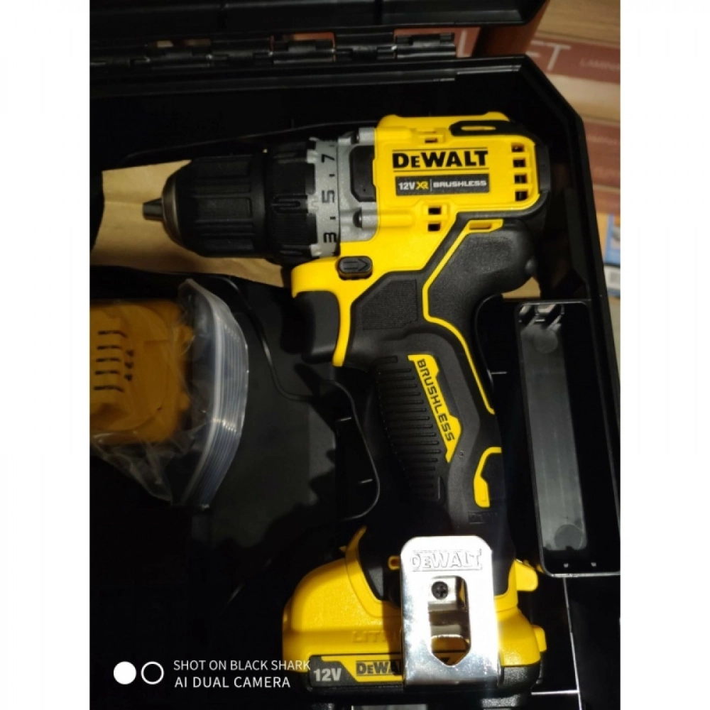 Дрель-шуруповерт бесщеточная аккумуляторная DeWalt DCD701D2-QW
