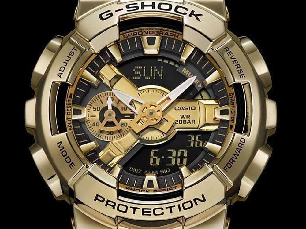 Японские наручные часы Casio G-SHOCK GM-110G-1A9ER с хронографом