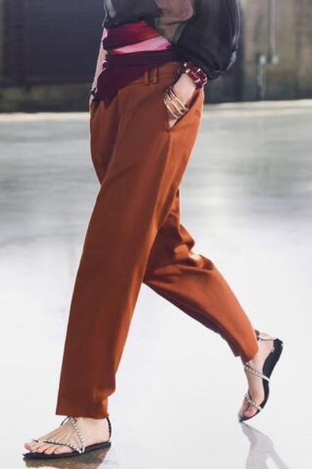 ZARA БРЮКИ С ЗАЩИПАМИ — ZW COLLECTION, КОРИЧНЕВЫЙ
