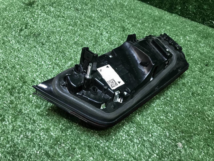 Фонарь левый внутренний BMW 3er G20 (2018-2022)