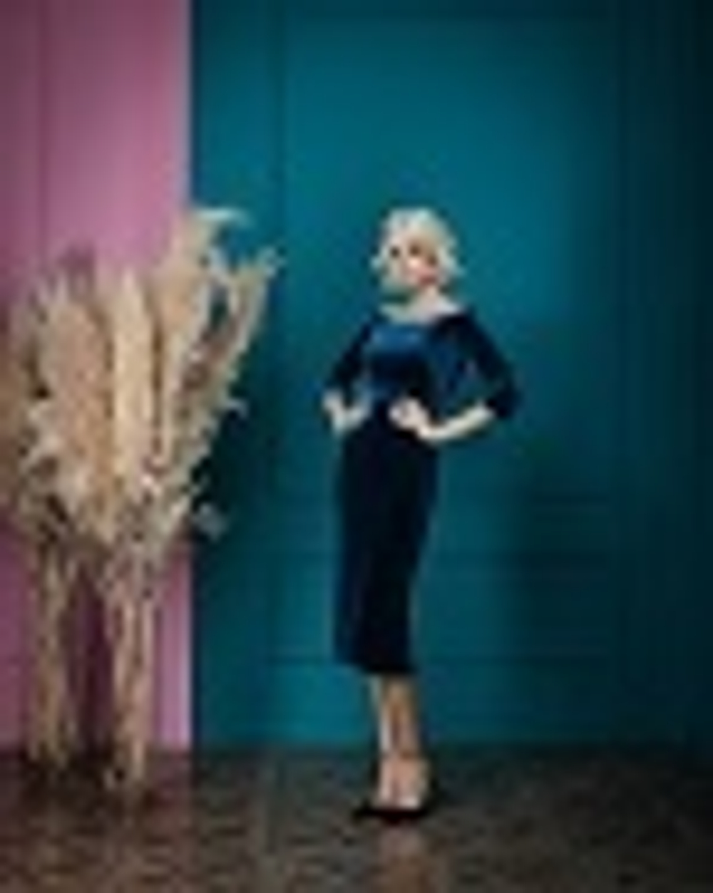 09-02-24 FW Бархатное платье-футляр с глубоким декольте, синий S