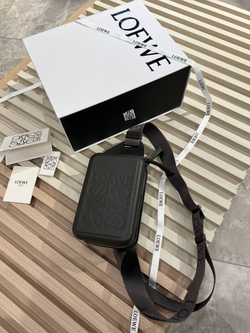 Сумка-мессенджер Loewe