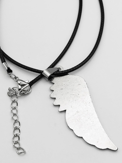 Кулон "Крыло ангела" на шнурке серебристый.
