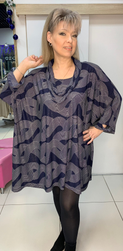 Темно-синяя вискозная туника с разрезами