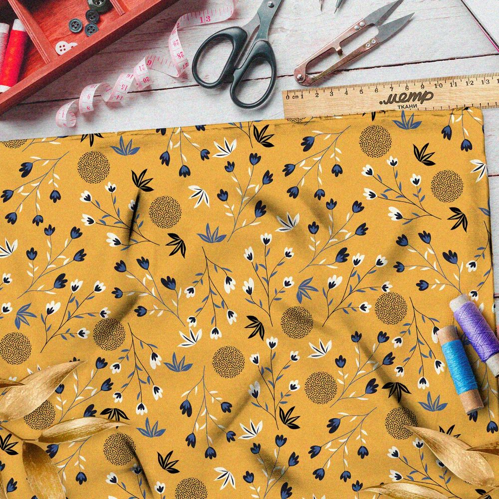 Ткань атлас полевые цветы и одуванчики на жёлтом фоне