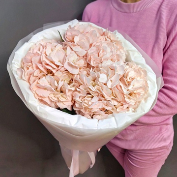 Букет из 3 розовых гортензий