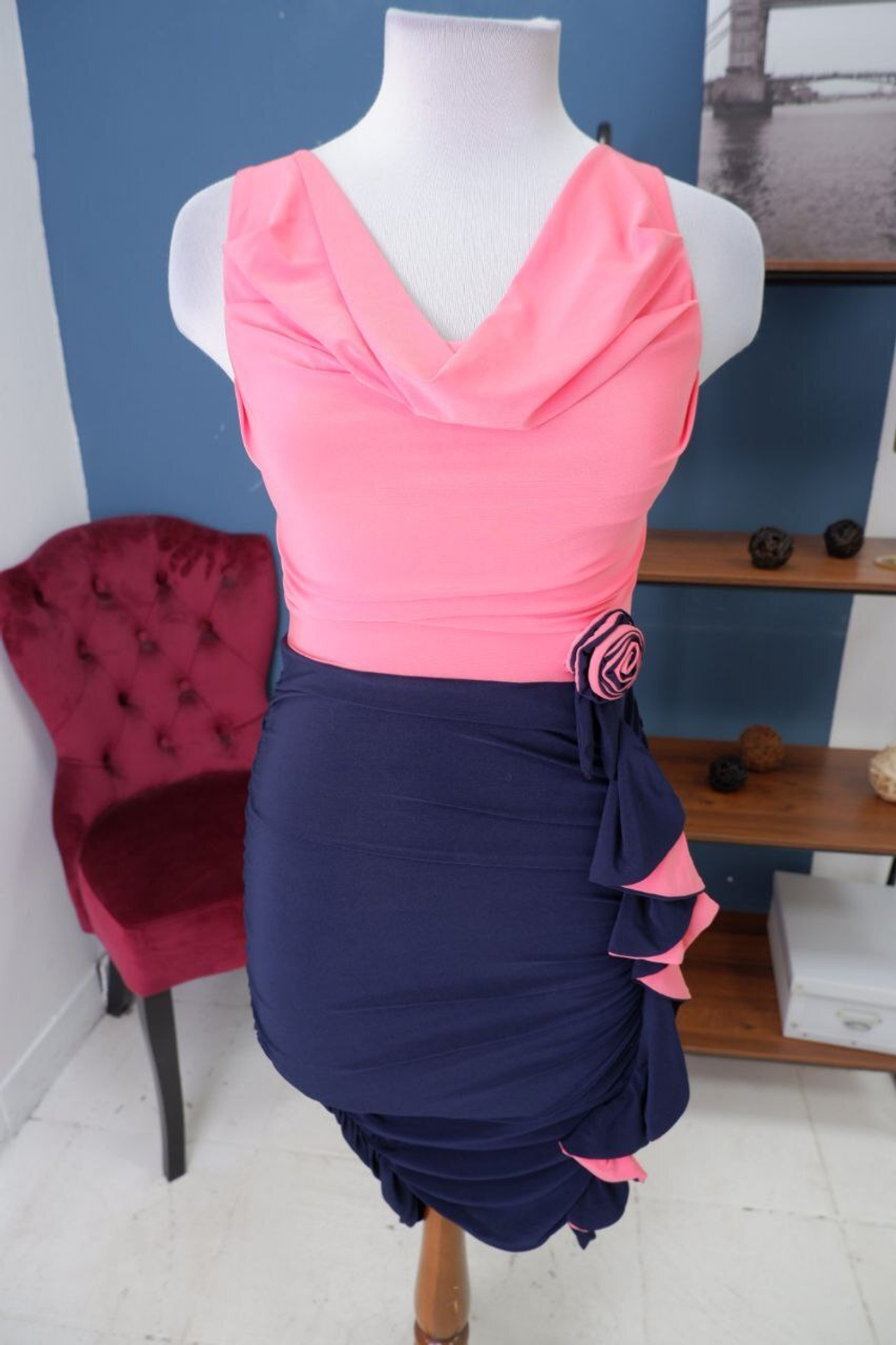 Платье нарядное 40 размер