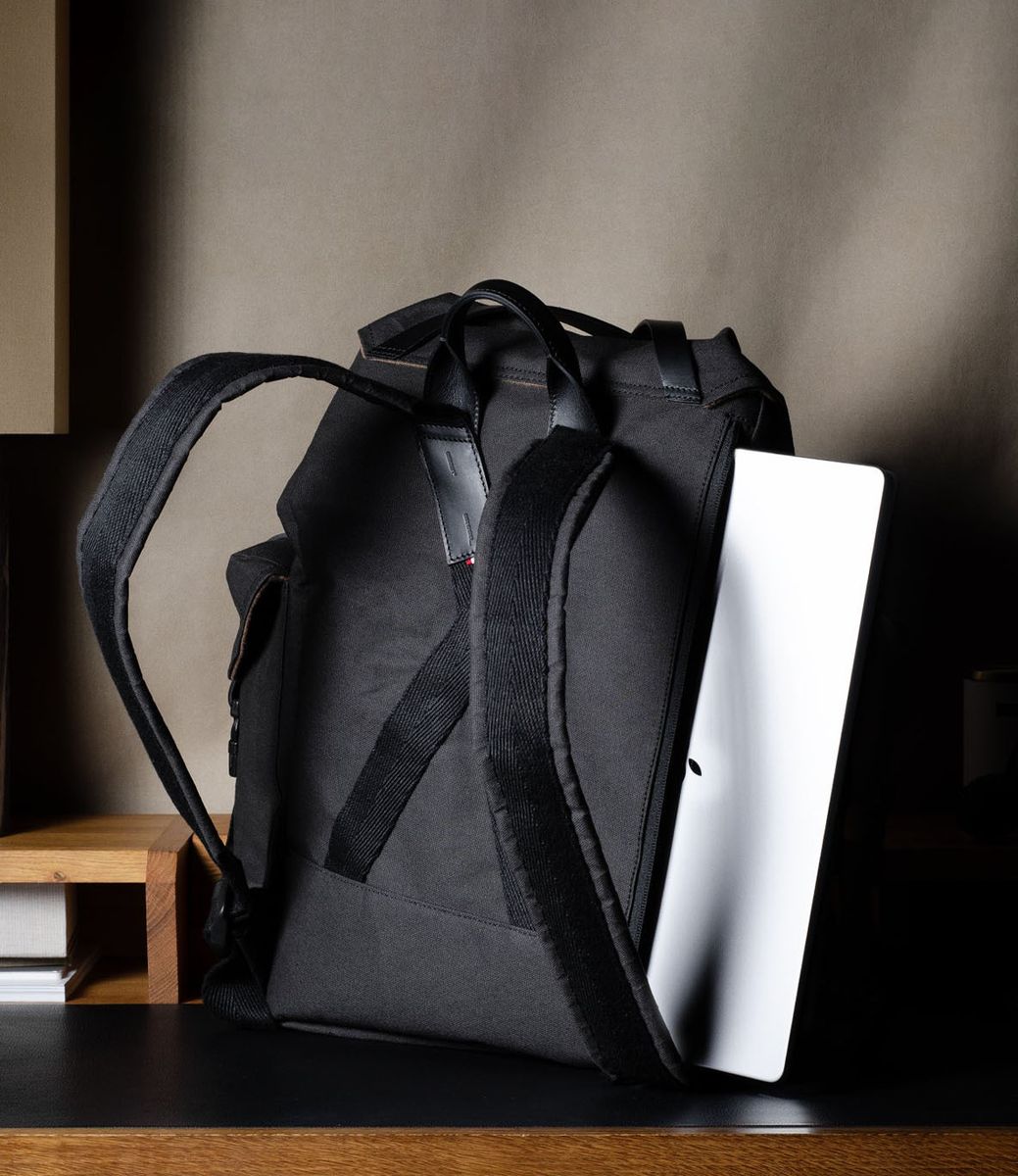 Hard Graft Berg Black Charcoal — рюкзак из ткани X-Pac