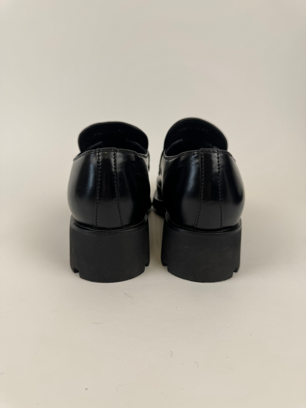 Лоферы Prada