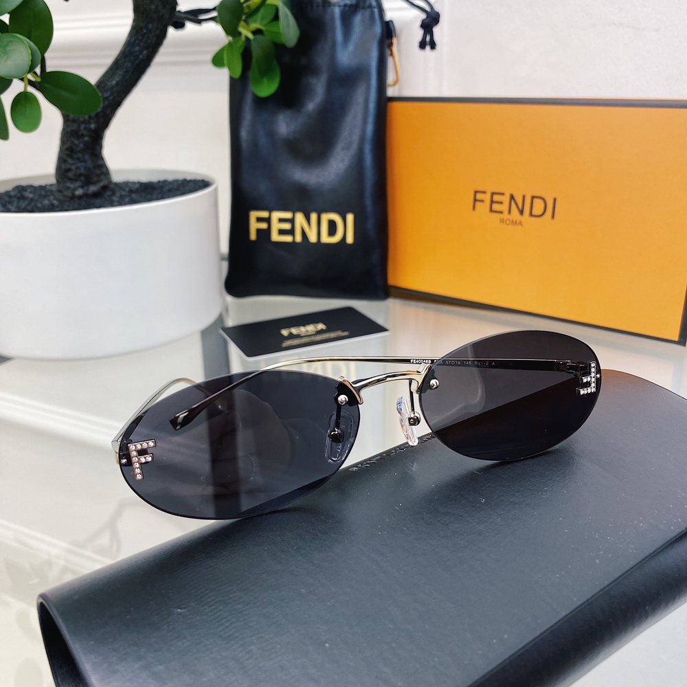 Солнцезащитные очки Солнцезащитные очки