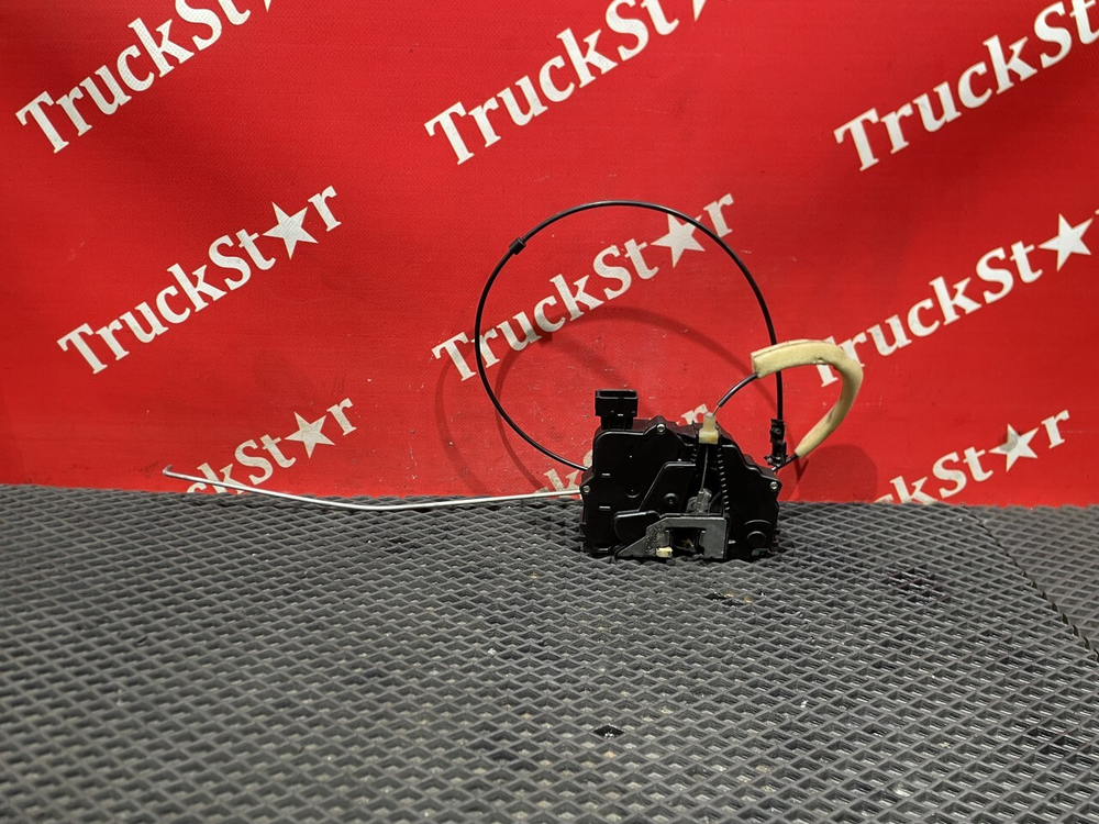 Замок двери левой 2023г.