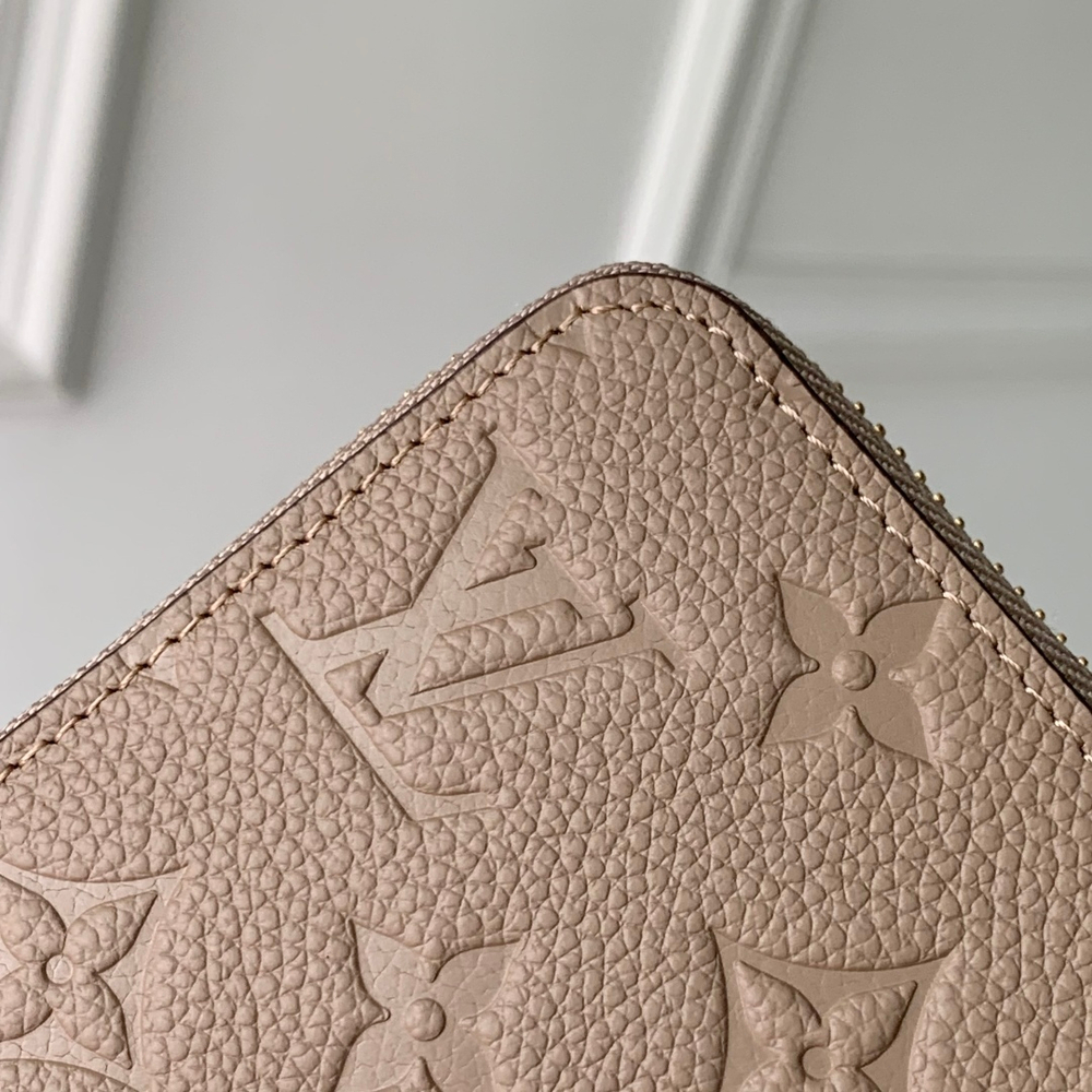 Louis Vuitton Zippy Wallet