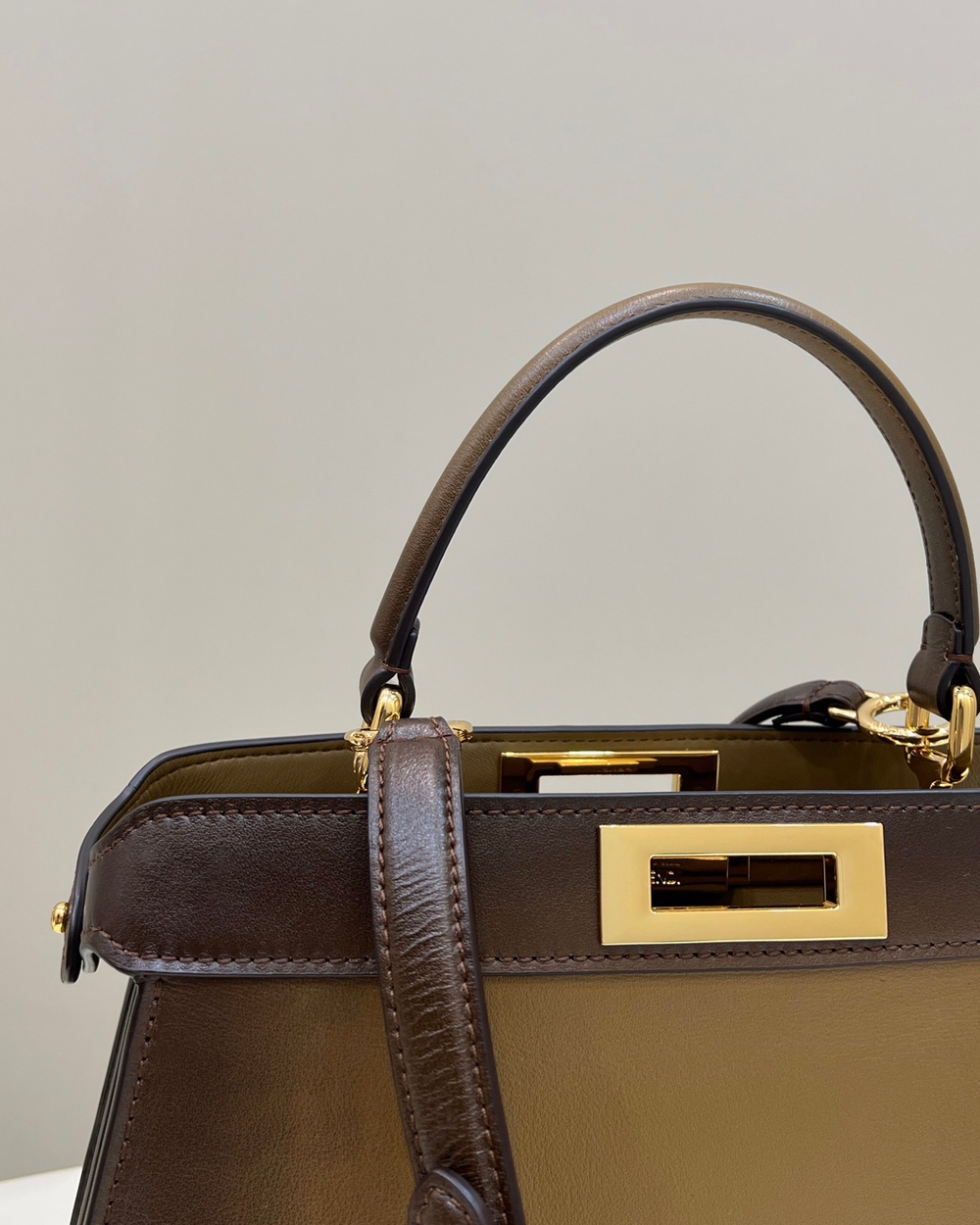Fendi Peekaboo ISeeU Medium 33 cm