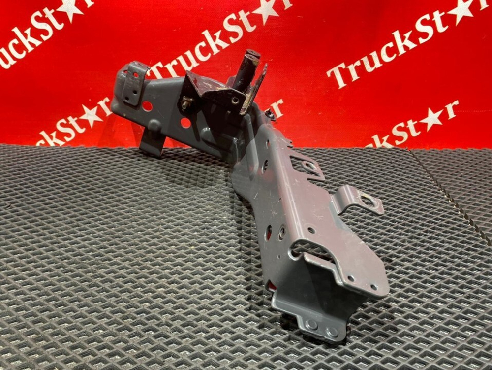 Кронштейн фары правой 2019г.