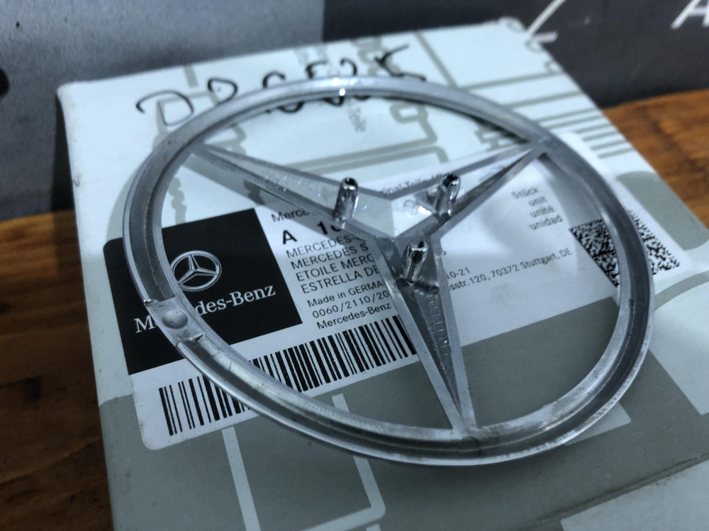 Эмблема Mercedes GLE (V167) 18-нв Б/У Оригинал A1678171200