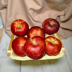 Яблоки свежие «Чёрный принц» / 1 кг