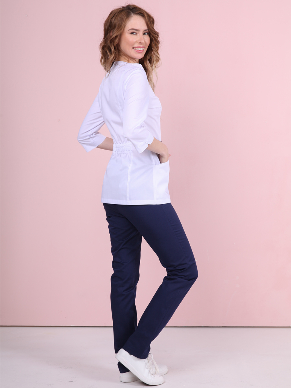 Белая блуза медицинская с рукавом 3/4 клеон проф