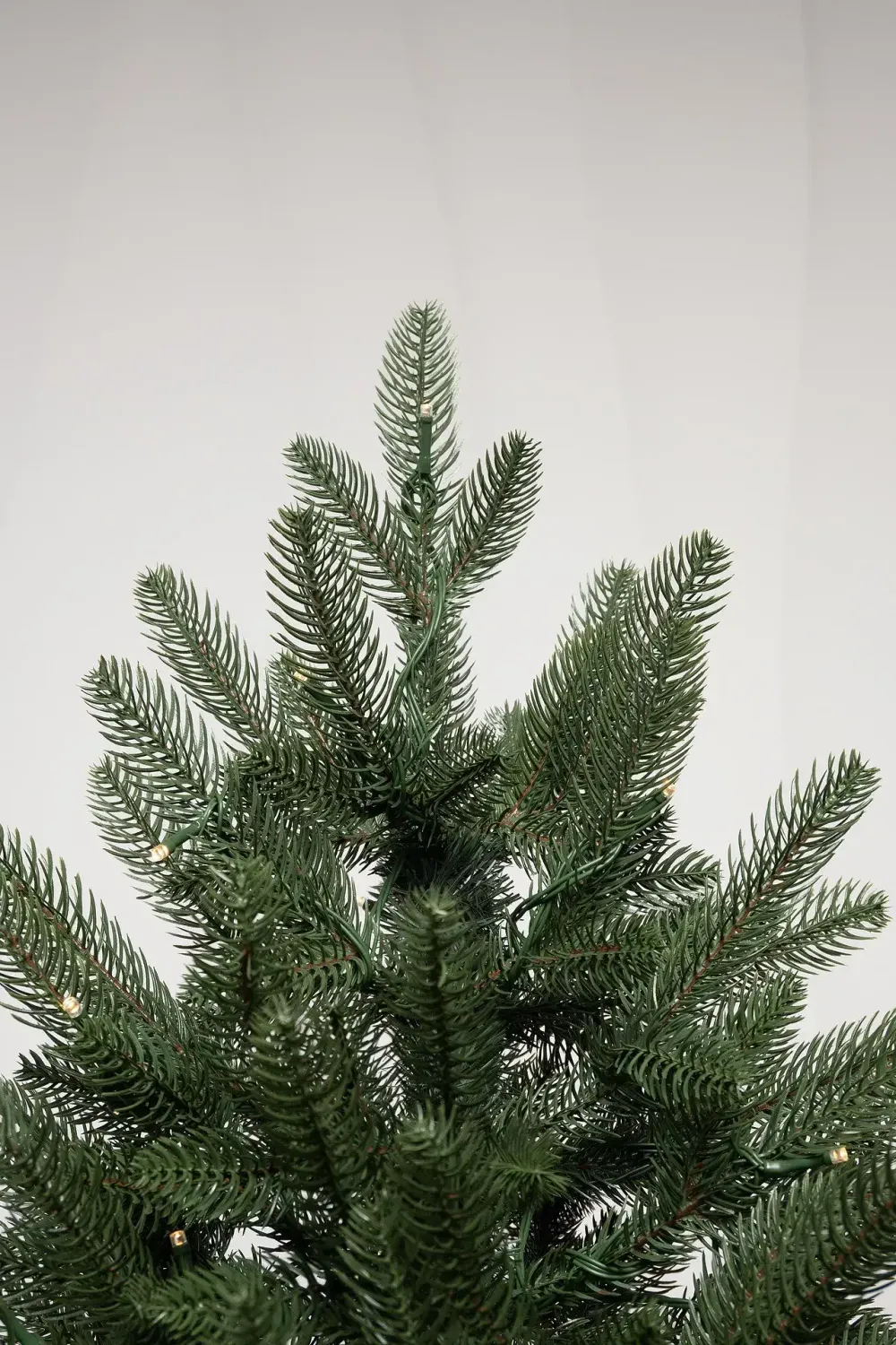 Елка с гирляндой "Никольская" (Литая хвоя) от 2,1 м до 2,4 м