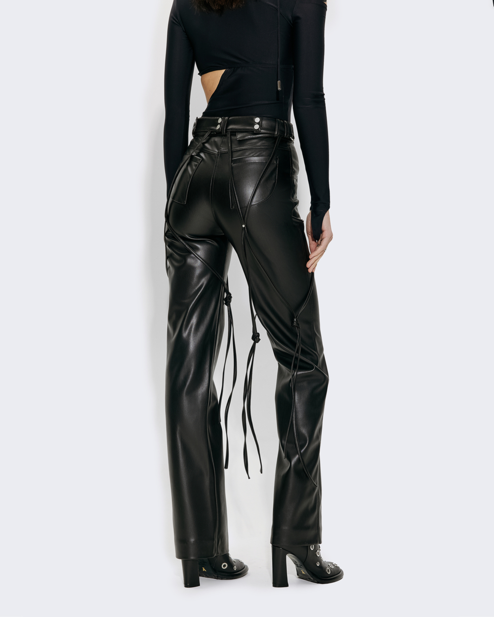 BLACK V-LEATHER TROUSERS WITH STRAPS