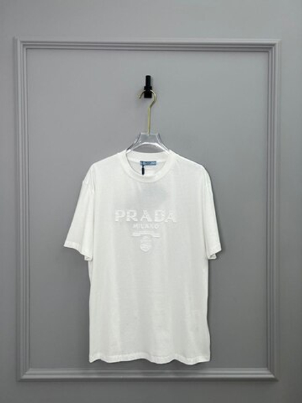 Футболка Prada