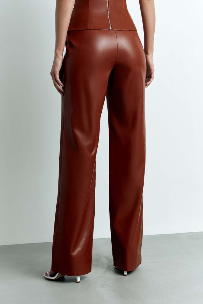 Прямые брюки с завышенной талией