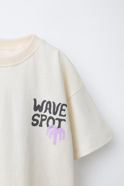 ZARA ФУТБОЛКА С ПРИНТОМ «ПАЛЬМА И СОЛНЦЕ», ЦВЕТ СЛОНОВОЙ КОСТИ