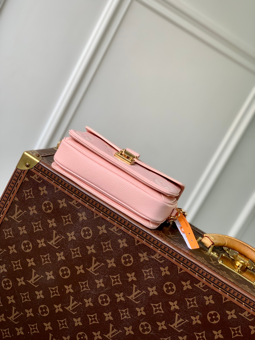 Louis Vuitton Pochette Metis East West
