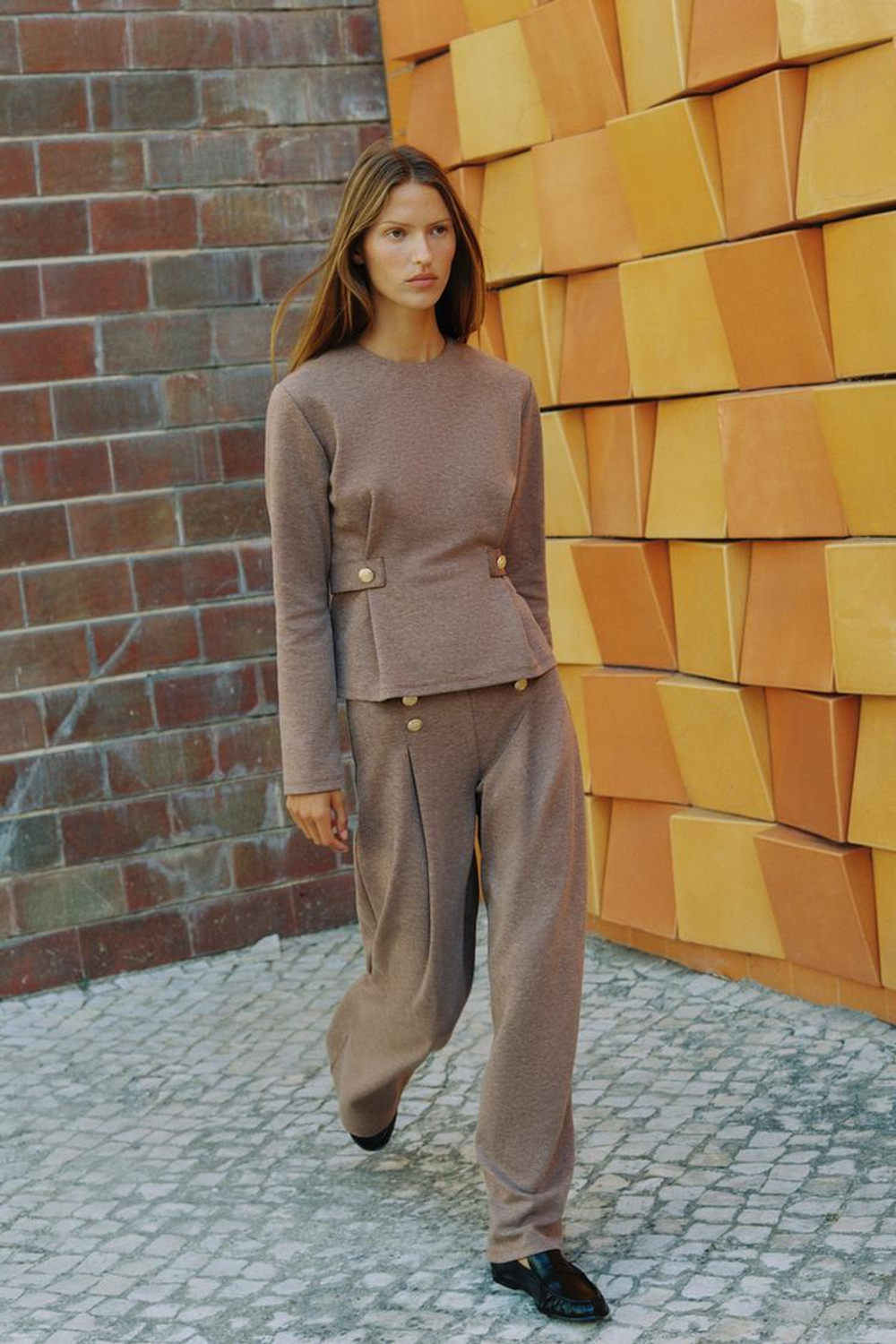 ZARA ТОП ИЗ САРЖИ С ПУГОВИЦАМИ, СВЕТЛО-КОРИЧНЕВЫЙ