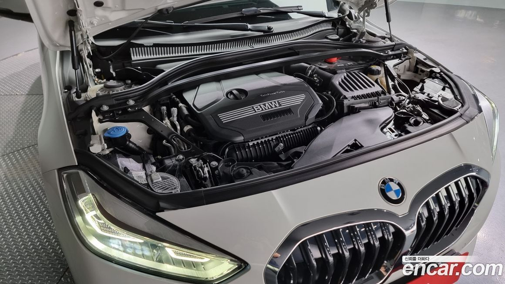 BMW 1 Series (F40) 120i Sports (02.2022)