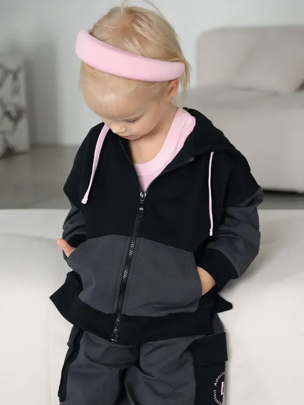 Спортивный костюм для девочки в школу